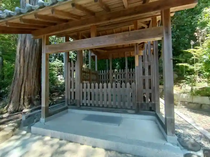 添御縣坐神社の{uncategorized: "未分類", other: "その他", undefined: "問題あり", building: "その他建物", grave: "お墓", sacred_gate: "鳥居", guardian: "狛犬", statue: "像", buddha: "仏像", history: "歴史", nature: "自然", garden: "庭園", animal: "動物", pagoda: "塔", temizu: "手水舎", mountain_gate: "山門・神門", sanctuary: "本殿・本堂", subordinate: "末社・摂社", art: "芸術", scenery: "景色", jizo: "地蔵", ema: "絵馬", goshuin: "御朱印", omikuji: "おみくじ", items: "授与品その他", amulet: "お守り", goshuincho: "御朱印帳", eats: "食事", festival: "お祭り", votive_dance: "神楽", shichigosan: "七五三参", wedding: "結婚式", experience: "体験その他", initially: "初詣", around: "周辺", anti_infection: "感染症対策"}