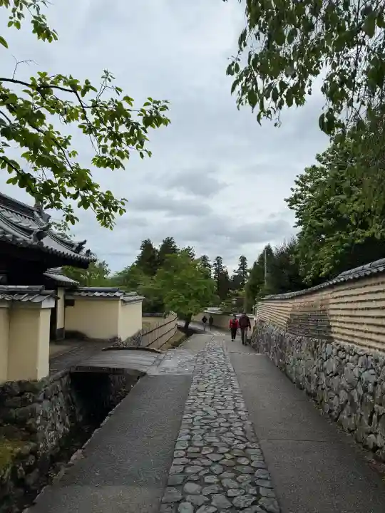 東大寺 二月堂の{uncategorized: "未分類", other: "その他", undefined: "問題あり", building: "その他建物", grave: "お墓", sacred_gate: "鳥居", guardian: "狛犬", statue: "像", buddha: "仏像", history: "歴史", nature: "自然", garden: "庭園", animal: "動物", pagoda: "塔", temizu: "手水舎", mountain_gate: "山門・神門", sanctuary: "本殿・本堂", subordinate: "末社・摂社", art: "芸術", scenery: "景色", jizo: "地蔵", ema: "絵馬", goshuin: "御朱印", omikuji: "おみくじ", items: "授与品その他", amulet: "お守り", goshuincho: "御朱印帳", eats: "食事", festival: "お祭り", votive_dance: "神楽", shichigosan: "七五三参", wedding: "結婚式", experience: "体験その他", initially: "初詣", around: "周辺", anti_infection: "感染症対策"}