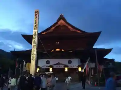 善光寺の本殿・本堂