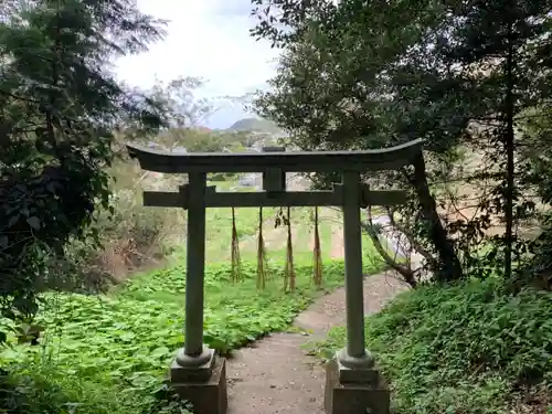 八幡神社の鳥居