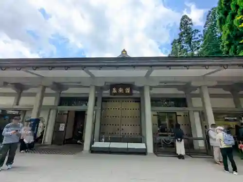中尊寺金色堂(岩手県)