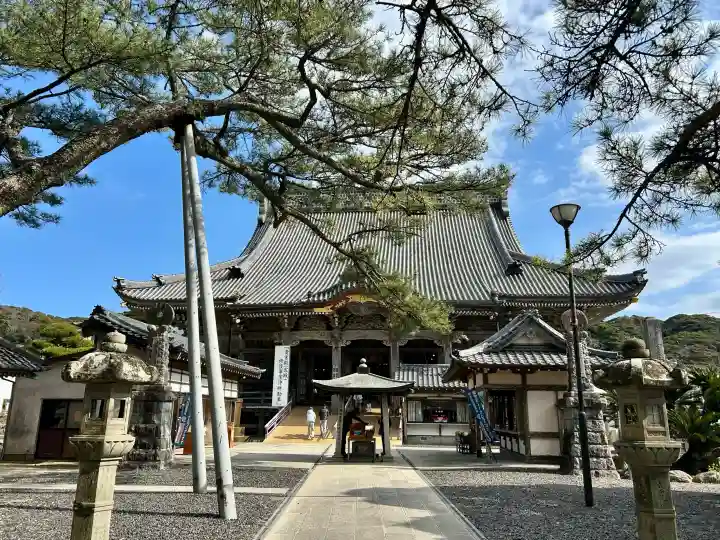 誕生寺の{uncategorized: "未分類", other: "その他", undefined: "問題あり", building: "その他建物", grave: "お墓", sacred_gate: "鳥居", guardian: "狛犬", statue: "像", buddha: "仏像", history: "歴史", nature: "自然", garden: "庭園", animal: "動物", pagoda: "塔", temizu: "手水舎", mountain_gate: "山門・神門", sanctuary: "本殿・本堂", subordinate: "末社・摂社", art: "芸術", scenery: "景色", jizo: "地蔵", ema: "絵馬", goshuin: "御朱印", omikuji: "おみくじ", items: "授与品その他", amulet: "お守り", goshuincho: "御朱印帳", eats: "食事", festival: "お祭り", votive_dance: "神楽", shichigosan: "七五三参", wedding: "結婚式", experience: "体験その他", initially: "初詣", around: "周辺", anti_infection: "感染症対策"}