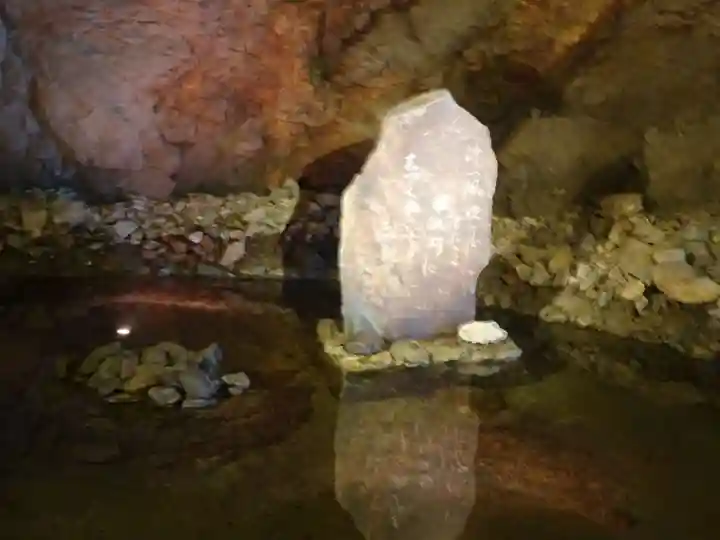 江の島岩屋の末社・摂社