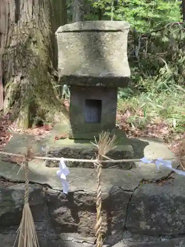 矢彦神社の末社