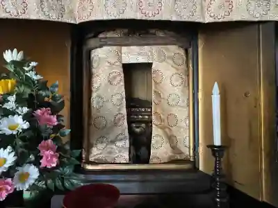 西徳寺の{uncategorized: "未分類", other: "その他", undefined: "問題あり", building: "その他建物", grave: "お墓", sacred_gate: "鳥居", guardian: "狛犬", statue: "像", buddha: "仏像", history: "歴史", nature: "自然", garden: "庭園", animal: "動物", pagoda: "塔", temizu: "手水舎", mountain_gate: "山門・神門", sanctuary: "本殿・本堂", subordinate: "末社・摂社", art: "芸術", scenery: "景色", jizo: "地蔵", ema: "絵馬", goshuin: "御朱印", omikuji: "おみくじ", items: "授与品その他", amulet: "お守り", goshuincho: "御朱印帳", eats: "食事", festival: "お祭り", votive_dance: "神楽", shichigosan: "七五三参", wedding: "結婚式", experience: "体験その他", initially: "初詣", around: "周辺", anti_infection: "感染症対策"}