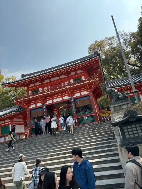 八坂神社(祇園さん)の{uncategorized: "未分類", other: "その他", undefined: "問題あり", building: "その他建物", grave: "お墓", sacred_gate: "鳥居", guardian: "狛犬", statue: "像", buddha: "仏像", history: "歴史", nature: "自然", garden: "庭園", animal: "動物", pagoda: "塔", temizu: "手水舎", mountain_gate: "山門・神門", sanctuary: "本殿・本堂", subordinate: "末社・摂社", art: "芸術", scenery: "景色", jizo: "地蔵", ema: "絵馬", goshuin: "御朱印", omikuji: "おみくじ", items: "授与品その他", amulet: "お守り", goshuincho: "御朱印帳", eats: "食事", festival: "お祭り", votive_dance: "神楽", shichigosan: "七五三参", wedding: "結婚式", experience: "体験その他", initially: "初詣", around: "周辺", anti_infection: "感染症対策"}