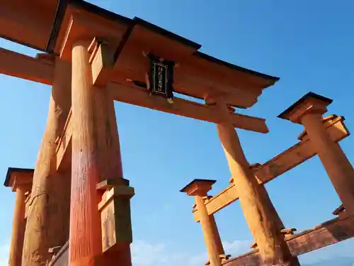 厳島神社の鳥居