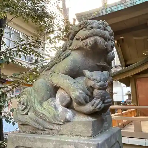 稲荷鬼王神社の狛犬