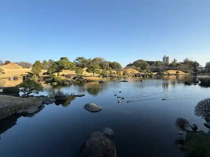 出水神社の{uncategorized: "未分類", other: "その他", undefined: "問題あり", building: "その他建物", grave: "お墓", sacred_gate: "鳥居", guardian: "狛犬", statue: "像", buddha: "仏像", history: "歴史", nature: "自然", garden: "庭園", animal: "動物", pagoda: "塔", temizu: "手水舎", mountain_gate: "山門・神門", sanctuary: "本殿・本堂", subordinate: "末社・摂社", art: "芸術", scenery: "景色", jizo: "地蔵", ema: "絵馬", goshuin: "御朱印", omikuji: "おみくじ", items: "授与品その他", amulet: "お守り", goshuincho: "御朱印帳", eats: "食事", festival: "お祭り", votive_dance: "神楽", shichigosan: "七五三参", wedding: "結婚式", experience: "体験その他", initially: "初詣", around: "周辺", anti_infection: "感染症対策"}