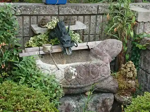 金巻明神の手水舎