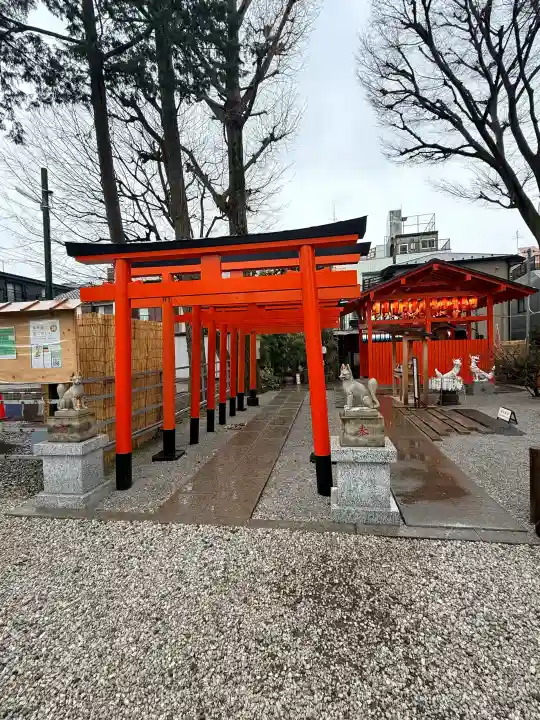 蛇窪神社の{uncategorized: "未分類", other: "その他", undefined: "問題あり", building: "その他建物", grave: "お墓", sacred_gate: "鳥居", guardian: "狛犬", statue: "像", buddha: "仏像", history: "歴史", nature: "自然", garden: "庭園", animal: "動物", pagoda: "塔", temizu: "手水舎", mountain_gate: "山門・神門", sanctuary: "本殿・本堂", subordinate: "末社・摂社", art: "芸術", scenery: "景色", jizo: "地蔵", ema: "絵馬", goshuin: "御朱印", omikuji: "おみくじ", items: "授与品その他", amulet: "お守り", goshuincho: "御朱印帳", eats: "食事", festival: "お祭り", votive_dance: "神楽", shichigosan: "七五三参", wedding: "結婚式", experience: "体験その他", initially: "初詣", around: "周辺", anti_infection: "感染症対策"}