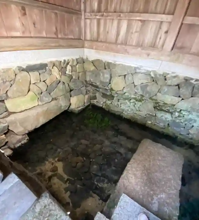 宇治上神社の{uncategorized: "未分類", other: "その他", undefined: "問題あり", building: "その他建物", grave: "お墓", sacred_gate: "鳥居", guardian: "狛犬", statue: "像", buddha: "仏像", history: "歴史", nature: "自然", garden: "庭園", animal: "動物", pagoda: "塔", temizu: "手水舎", mountain_gate: "山門・神門", sanctuary: "本殿・本堂", subordinate: "末社・摂社", art: "芸術", scenery: "景色", jizo: "地蔵", ema: "絵馬", goshuin: "御朱印", omikuji: "おみくじ", items: "授与品その他", amulet: "お守り", goshuincho: "御朱印帳", eats: "食事", festival: "お祭り", votive_dance: "神楽", shichigosan: "七五三参", wedding: "結婚式", experience: "体験その他", initially: "初詣", around: "周辺", anti_infection: "感染症対策"}