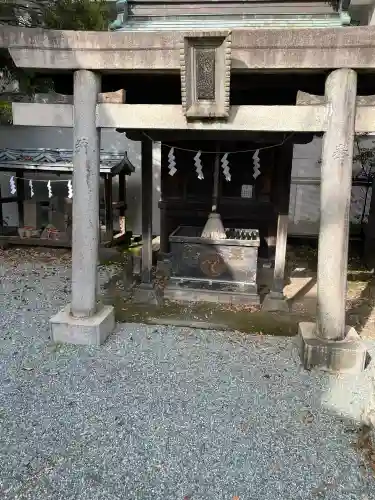 東神奈川熊野神社の{uncategorized: "未分類", other: "その他", undefined: "問題あり", building: "その他建物", grave: "お墓", sacred_gate: "鳥居", guardian: "狛犬", statue: "像", buddha: "仏像", history: "歴史", nature: "自然", garden: "庭園", animal: "動物", pagoda: "塔", temizu: "手水舎", mountain_gate: "山門・神門", sanctuary: "本殿・本堂", subordinate: "末社・摂社", art: "芸術", scenery: "景色", jizo: "地蔵", ema: "絵馬", goshuin: "御朱印", omikuji: "おみくじ", items: "授与品その他", amulet: "お守り", goshuincho: "御朱印帳", eats: "食事", festival: "お祭り", votive_dance: "神楽", shichigosan: "七五三参", wedding: "結婚式", experience: "体験その他", initially: "初詣", around: "周辺", anti_infection: "感染症対策"}