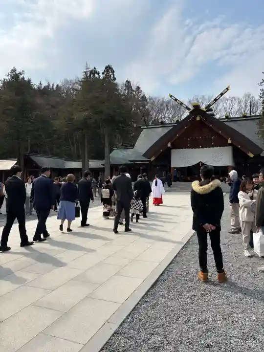 北海道神宮の{uncategorized: "未分類", other: "その他", undefined: "問題あり", building: "その他建物", grave: "お墓", sacred_gate: "鳥居", guardian: "狛犬", statue: "像", buddha: "仏像", history: "歴史", nature: "自然", garden: "庭園", animal: "動物", pagoda: "塔", temizu: "手水舎", mountain_gate: "山門・神門", sanctuary: "本殿・本堂", subordinate: "末社・摂社", art: "芸術", scenery: "景色", jizo: "地蔵", ema: "絵馬", goshuin: "御朱印", omikuji: "おみくじ", items: "授与品その他", amulet: "お守り", goshuincho: "御朱印帳", eats: "食事", festival: "お祭り", votive_dance: "神楽", shichigosan: "七五三参", wedding: "結婚式", experience: "体験その他", initially: "初詣", around: "周辺", anti_infection: "感染症対策"}