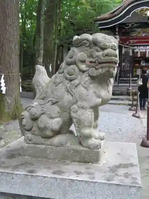 新屋山神社の狛犬