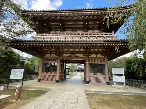 東勝寺宗吾霊堂の山門