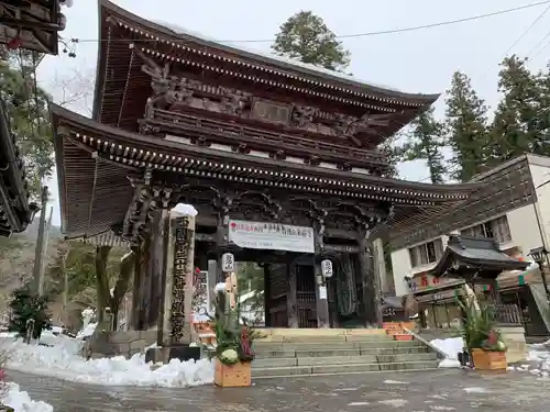 華厳寺の山門