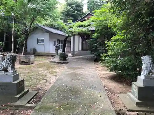 興神社の建物その他