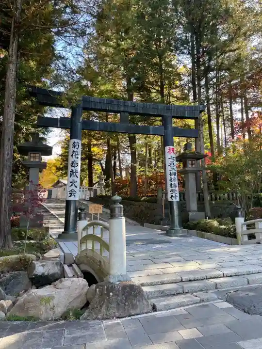 諏訪大社下社秋宮(長野県)