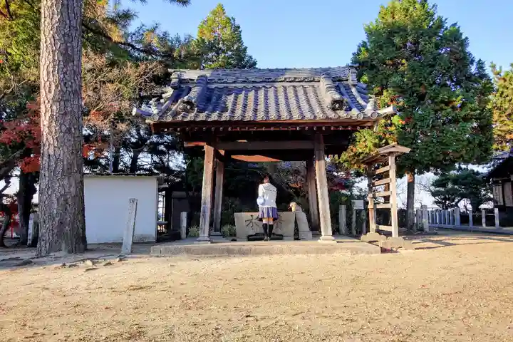 天満神社(鷲塚天満神社)の手水舎
