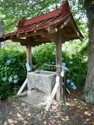 茂左衛門地蔵尊 奥之院の手水舎