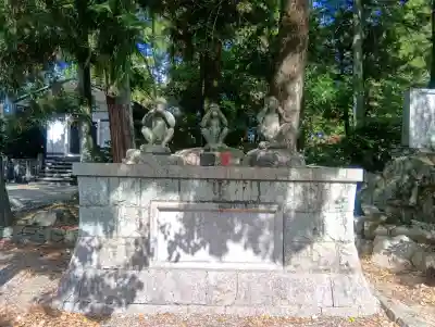 日吉神社の{uncategorized: "未分類", other: "その他", undefined: "問題あり", building: "その他建物", grave: "お墓", sacred_gate: "鳥居", guardian: "狛犬", statue: "像", buddha: "仏像", history: "歴史", nature: "自然", garden: "庭園", animal: "動物", pagoda: "塔", temizu: "手水舎", mountain_gate: "山門・神門", sanctuary: "本殿・本堂", subordinate: "末社・摂社", art: "芸術", scenery: "景色", jizo: "地蔵", ema: "絵馬", goshuin: "御朱印", omikuji: "おみくじ", items: "授与品その他", amulet: "お守り", goshuincho: "御朱印帳", eats: "食事", festival: "お祭り", votive_dance: "神楽", shichigosan: "七五三参", wedding: "結婚式", experience: "体験その他", initially: "初詣", around: "周辺", anti_infection: "感染症対策"}