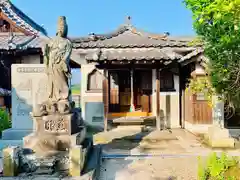 朝日寺の本殿