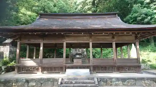 白山神社の本殿