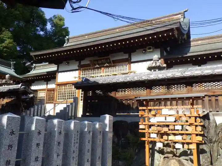 味鋺神社の本殿・本堂