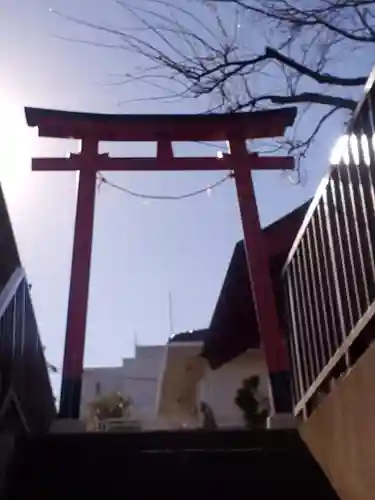 中村稲荷大明神の鳥居