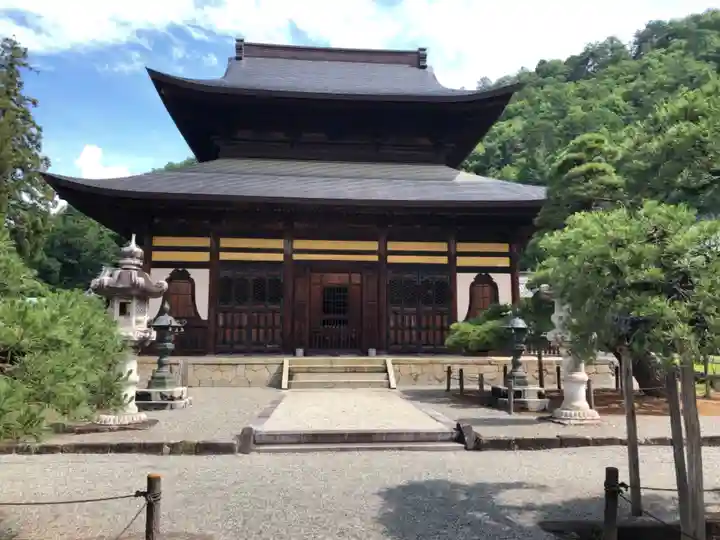 向嶽寺の本殿・本堂