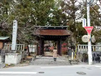 大井俣窪八幡神社の山門・神門