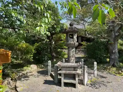 元興寺の{uncategorized: "未分類", other: "その他", undefined: "問題あり", building: "その他建物", grave: "お墓", sacred_gate: "鳥居", guardian: "狛犬", statue: "像", buddha: "仏像", history: "歴史", nature: "自然", garden: "庭園", animal: "動物", pagoda: "塔", temizu: "手水舎", mountain_gate: "山門・神門", sanctuary: "本殿・本堂", subordinate: "末社・摂社", art: "芸術", scenery: "景色", jizo: "地蔵", ema: "絵馬", goshuin: "御朱印", omikuji: "おみくじ", items: "授与品その他", amulet: "お守り", goshuincho: "御朱印帳", eats: "食事", festival: "お祭り", votive_dance: "神楽", shichigosan: "七五三参", wedding: "結婚式", experience: "体験その他", initially: "初詣", around: "周辺", anti_infection: "感染症対策"}