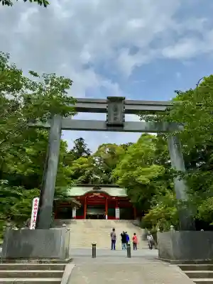 香取神宮の{uncategorized: "未分類", other: "その他", undefined: "問題あり", building: "その他建物", grave: "お墓", sacred_gate: "鳥居", guardian: "狛犬", statue: "像", buddha: "仏像", history: "歴史", nature: "自然", garden: "庭園", animal: "動物", pagoda: "塔", temizu: "手水舎", mountain_gate: "山門・神門", sanctuary: "本殿・本堂", subordinate: "末社・摂社", art: "芸術", scenery: "景色", jizo: "地蔵", ema: "絵馬", goshuin: "御朱印", omikuji: "おみくじ", items: "授与品その他", amulet: "お守り", goshuincho: "御朱印帳", eats: "食事", festival: "お祭り", votive_dance: "神楽", shichigosan: "七五三参", wedding: "結婚式", experience: "体験その他", initially: "初詣", around: "周辺", anti_infection: "感染症対策"}