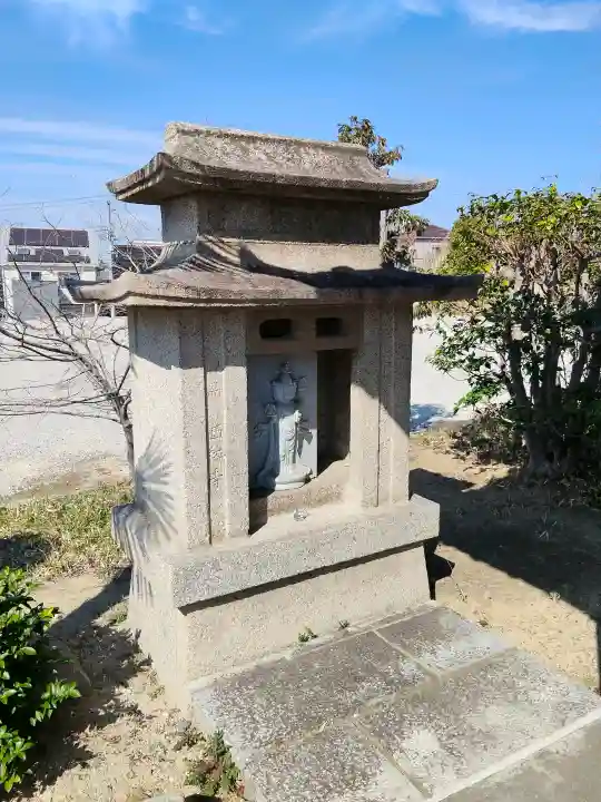 家原寺の{uncategorized: "未分類", other: "その他", undefined: "問題あり", building: "その他建物", grave: "お墓", sacred_gate: "鳥居", guardian: "狛犬", statue: "像", buddha: "仏像", history: "歴史", nature: "自然", garden: "庭園", animal: "動物", pagoda: "塔", temizu: "手水舎", mountain_gate: "山門・神門", sanctuary: "本殿・本堂", subordinate: "末社・摂社", art: "芸術", scenery: "景色", jizo: "地蔵", ema: "絵馬", goshuin: "御朱印", omikuji: "おみくじ", items: "授与品その他", amulet: "お守り", goshuincho: "御朱印帳", eats: "食事", festival: "お祭り", votive_dance: "神楽", shichigosan: "七五三参", wedding: "結婚式", experience: "体験その他", initially: "初詣", around: "周辺", anti_infection: "感染症対策"}