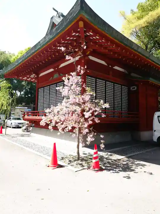 秩父神社の{uncategorized: "未分類", other: "その他", undefined: "問題あり", building: "その他建物", grave: "お墓", sacred_gate: "鳥居", guardian: "狛犬", statue: "像", buddha: "仏像", history: "歴史", nature: "自然", garden: "庭園", animal: "動物", pagoda: "塔", temizu: "手水舎", mountain_gate: "山門・神門", sanctuary: "本殿・本堂", subordinate: "末社・摂社", art: "芸術", scenery: "景色", jizo: "地蔵", ema: "絵馬", goshuin: "御朱印", omikuji: "おみくじ", items: "授与品その他", amulet: "お守り", goshuincho: "御朱印帳", eats: "食事", festival: "お祭り", votive_dance: "神楽", shichigosan: "七五三参", wedding: "結婚式", experience: "体験その他", initially: "初詣", around: "周辺", anti_infection: "感染症対策"}
