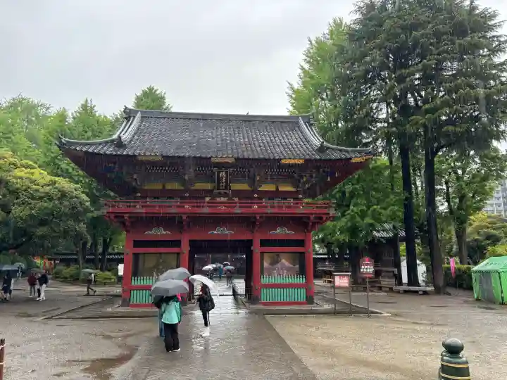 根津神社の{uncategorized: "未分類", other: "その他", undefined: "問題あり", building: "その他建物", grave: "お墓", sacred_gate: "鳥居", guardian: "狛犬", statue: "像", buddha: "仏像", history: "歴史", nature: "自然", garden: "庭園", animal: "動物", pagoda: "塔", temizu: "手水舎", mountain_gate: "山門・神門", sanctuary: "本殿・本堂", subordinate: "末社・摂社", art: "芸術", scenery: "景色", jizo: "地蔵", ema: "絵馬", goshuin: "御朱印", omikuji: "おみくじ", items: "授与品その他", amulet: "お守り", goshuincho: "御朱印帳", eats: "食事", festival: "お祭り", votive_dance: "神楽", shichigosan: "七五三参", wedding: "結婚式", experience: "体験その他", initially: "初詣", around: "周辺", anti_infection: "感染症対策"}
