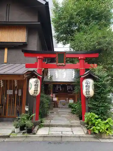 五十稲荷神社(栄寿稲荷神社)の鳥居