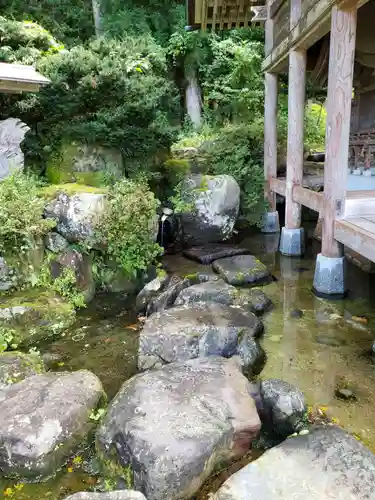 水波廼女神神社の庭園