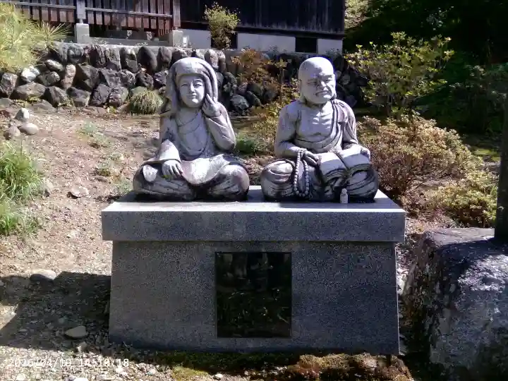 金昌寺の{uncategorized: "未分類", other: "その他", undefined: "問題あり", building: "その他建物", grave: "お墓", sacred_gate: "鳥居", guardian: "狛犬", statue: "像", buddha: "仏像", history: "歴史", nature: "自然", garden: "庭園", animal: "動物", pagoda: "塔", temizu: "手水舎", mountain_gate: "山門・神門", sanctuary: "本殿・本堂", subordinate: "末社・摂社", art: "芸術", scenery: "景色", jizo: "地蔵", ema: "絵馬", goshuin: "御朱印", omikuji: "おみくじ", items: "授与品その他", amulet: "お守り", goshuincho: "御朱印帳", eats: "食事", festival: "お祭り", votive_dance: "神楽", shichigosan: "七五三参", wedding: "結婚式", experience: "体験その他", initially: "初詣", around: "周辺", anti_infection: "感染症対策"}