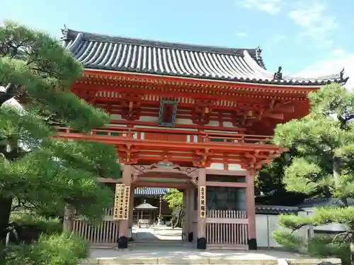 昆陽寺の山門