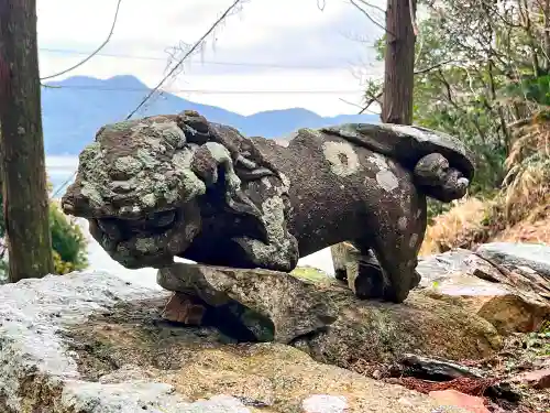 白鳥神社の狛犬