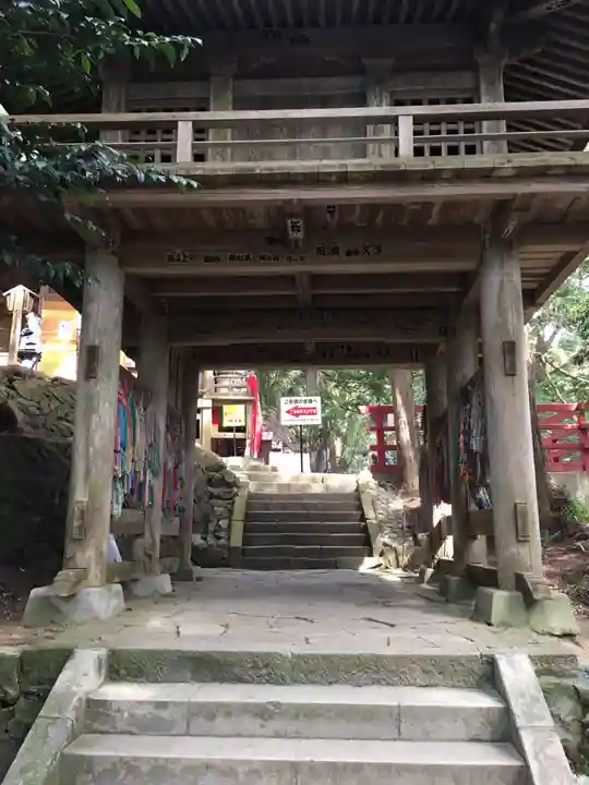 鷲子山上神社の山門・神門