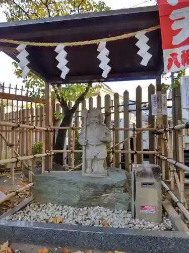 白幡八幡神社の像