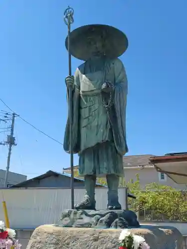 海蔵寺の{uncategorized: "未分類", other: "その他", undefined: "問題あり", building: "その他建物", grave: "お墓", sacred_gate: "鳥居", guardian: "狛犬", statue: "像", buddha: "仏像", history: "歴史", nature: "自然", garden: "庭園", animal: "動物", pagoda: "塔", temizu: "手水舎", mountain_gate: "山門・神門", sanctuary: "本殿・本堂", subordinate: "末社・摂社", art: "芸術", scenery: "景色", jizo: "地蔵", ema: "絵馬", goshuin: "御朱印", omikuji: "おみくじ", items: "授与品その他", amulet: "お守り", goshuincho: "御朱印帳", eats: "食事", festival: "お祭り", votive_dance: "神楽", shichigosan: "七五三参", wedding: "結婚式", experience: "体験その他", initially: "初詣", around: "周辺", anti_infection: "感染症対策"}