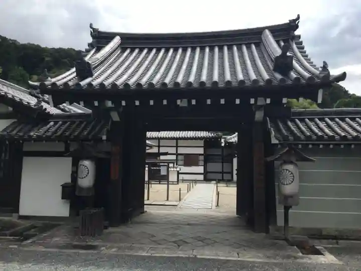 御寺 泉涌寺の山門・神門
