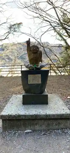 楯岩鬼怒姫神社の像