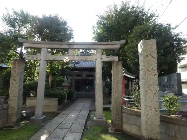 八幡神社の鳥居
