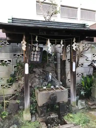 四谷於岩稲荷田宮神社の手水舎