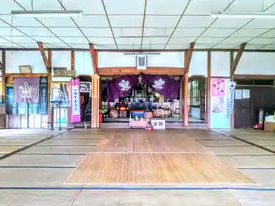 甘露寺の本殿・本堂